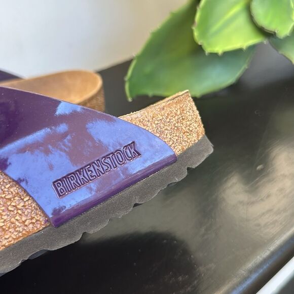 BIRKENSTOCK Women's Gizeh Birko-Flor patent purple leather Sandals 39 like new - Picture 5 of 9